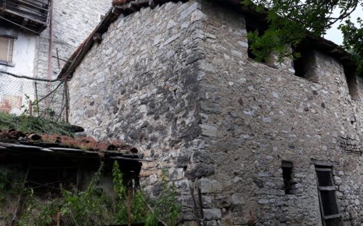 Casale in Pietra nella Suggestiva Valle Brembana